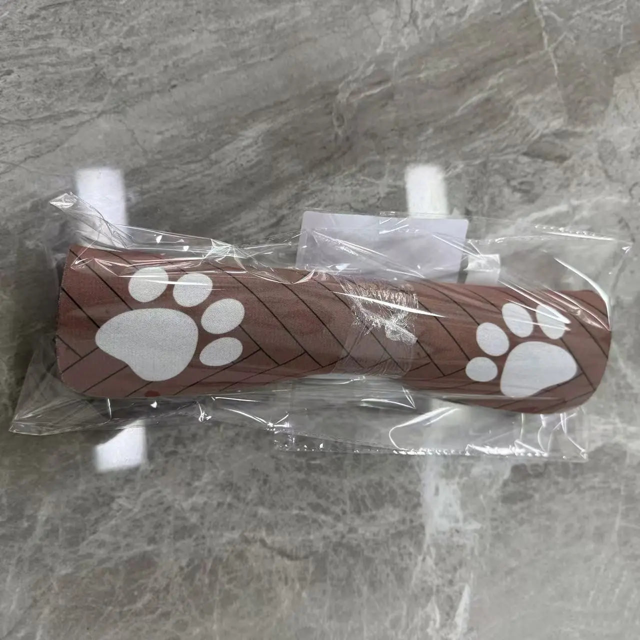 Quick Drying Absorbent Pet Feeding Mat for Dogs and Cats, Non-Slip Rubber Bottom, Dark Polyester Surface for Indoor Use